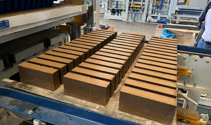 ZN1500 სრულად ავტომატური აგურის დამზადების მანქანა აძლიერებს აღმოსავლეთ ჩინეთის კლიენტს ლამის რესურსების გამოყენებაში